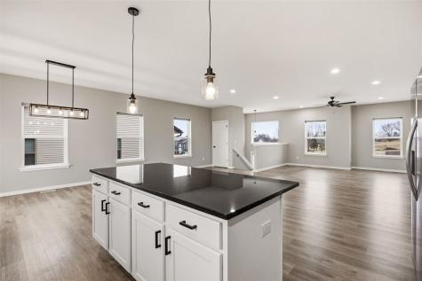 428 Galileo Drive Riverside IA 52327