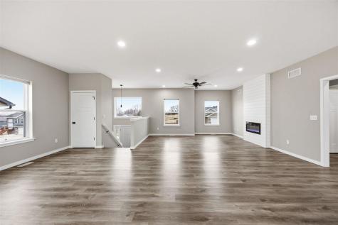 428 Galileo Drive Riverside IA 52327