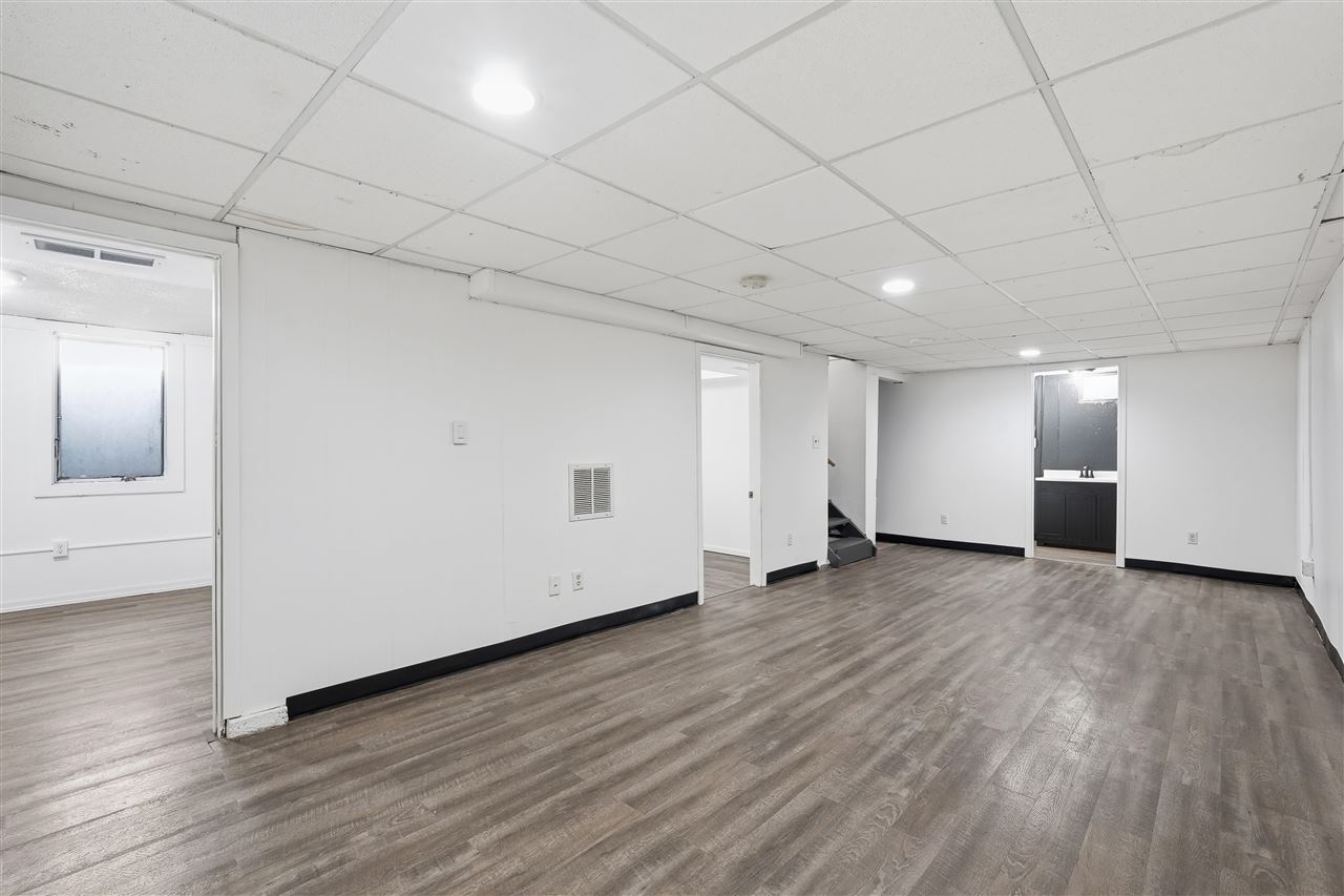 654 S Lucas Street Iowa City IA 52240
