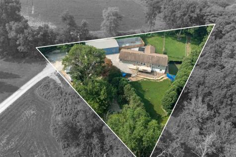 1045 Vine Avenue Riverside IA 52327