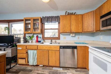 1045 Vine Avenue Riverside IA 52327