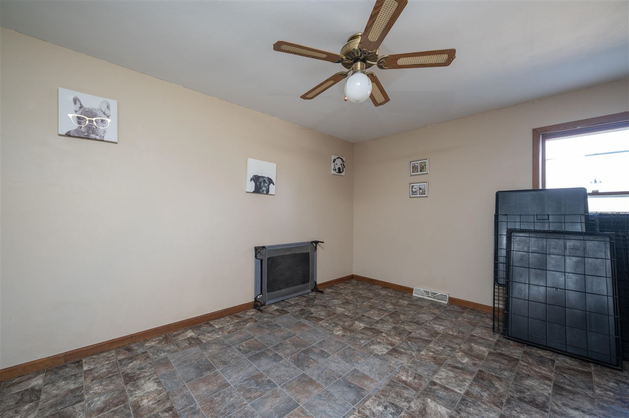 1045 Vine Avenue Riverside IA 52327