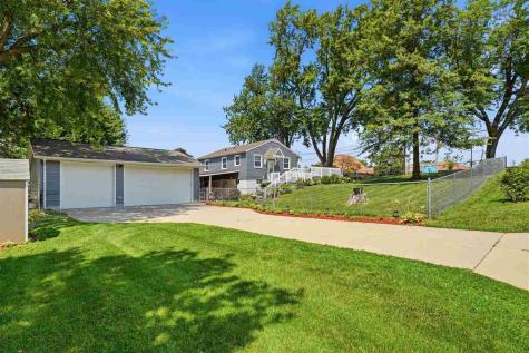 61 29th Avenue SW Cedar Rapids IA 52404