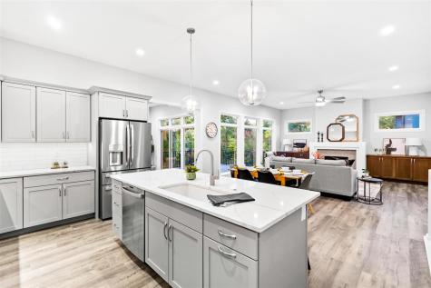5521 Seminole Valley Trail Cedar Rapids IA 52411