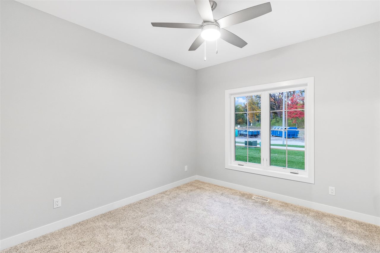 5521 Seminole Valley Trail Cedar Rapids IA 52411