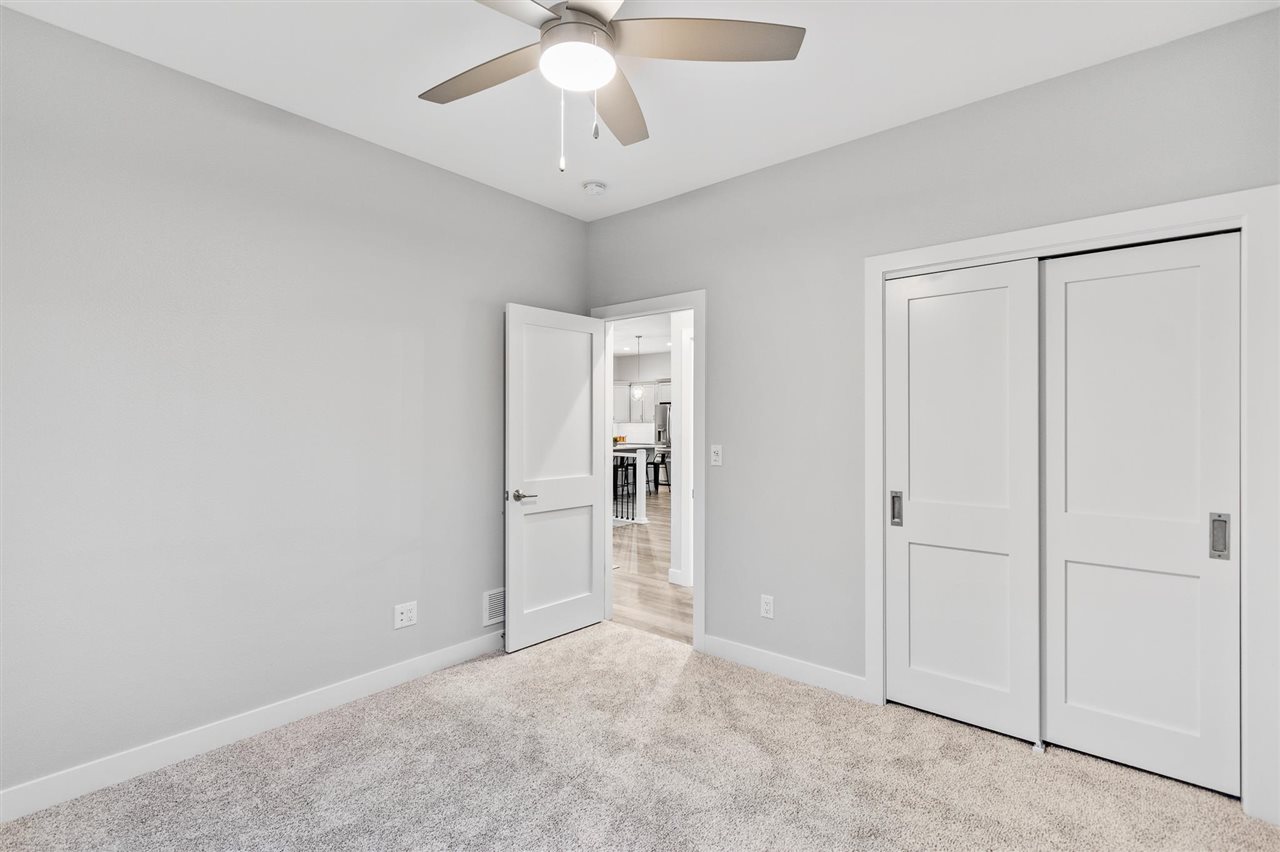 5521 Seminole Valley Trail Cedar Rapids IA 52411