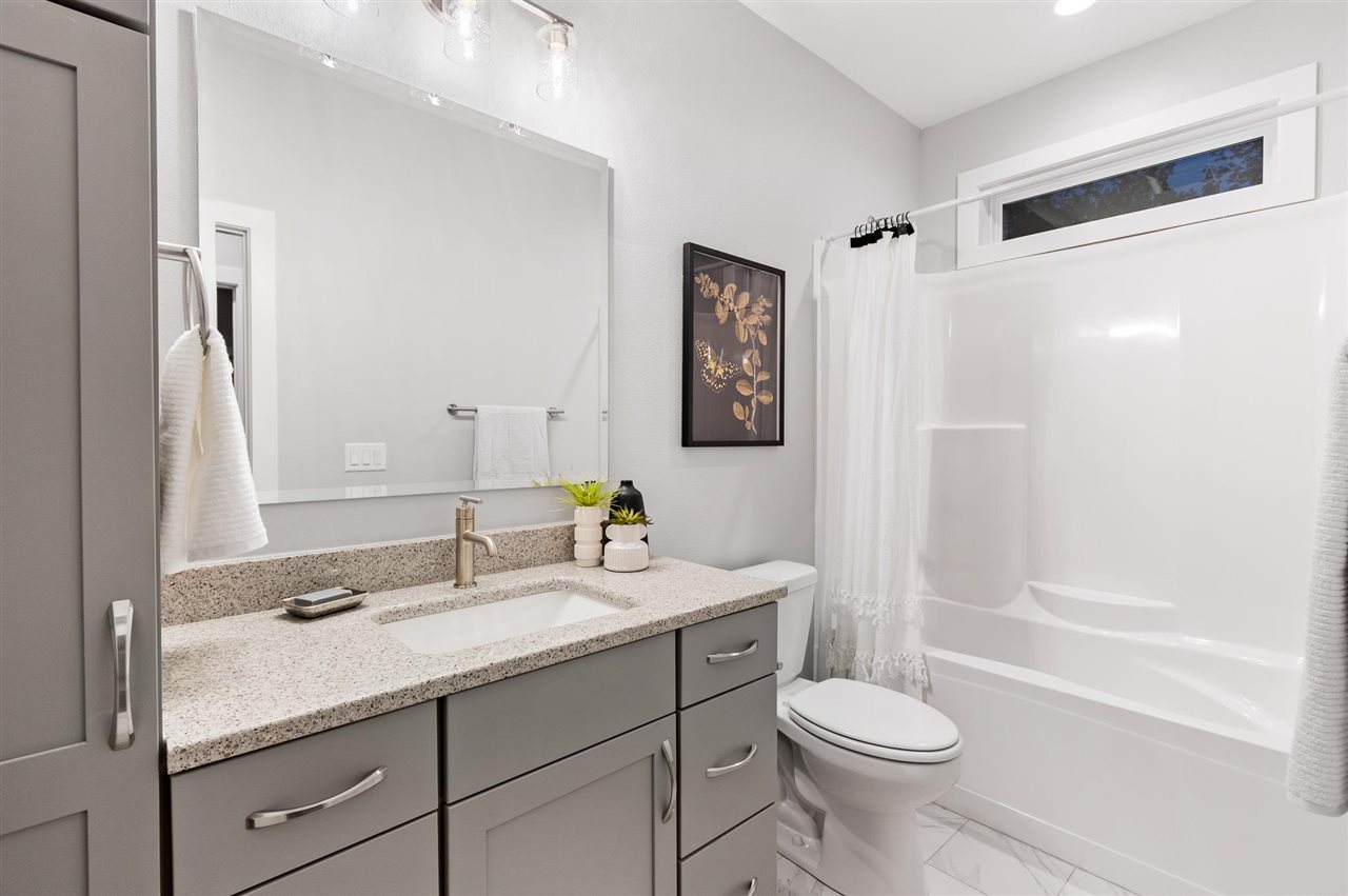 5521 Seminole Valley Trail Cedar Rapids IA 52411