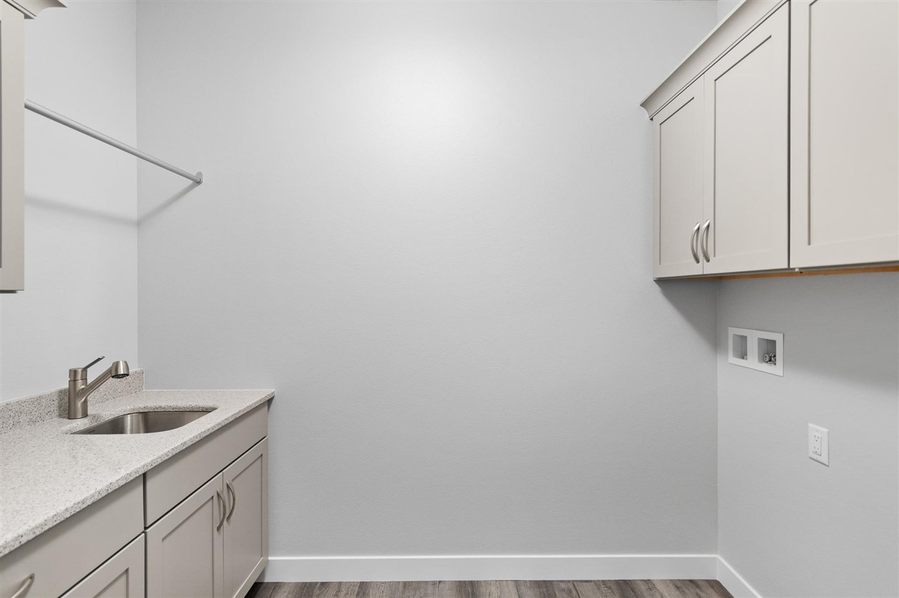 5521 Seminole Valley Trail Cedar Rapids IA 52411