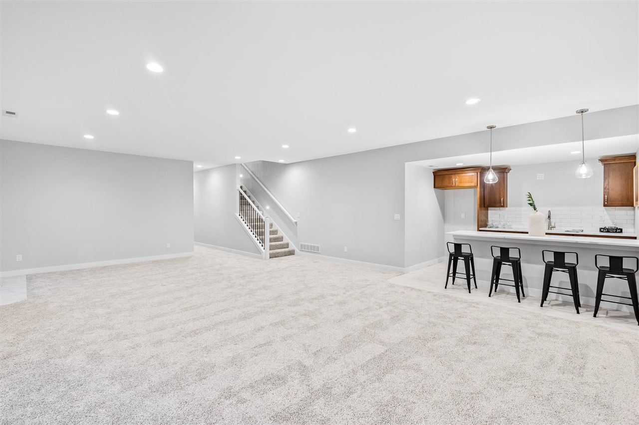 5521 Seminole Valley Trail Cedar Rapids IA 52411