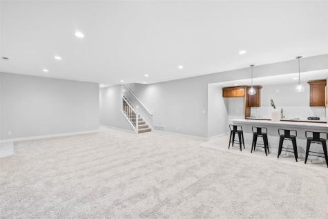 5521 Seminole Valley Trail Cedar Rapids IA 52411