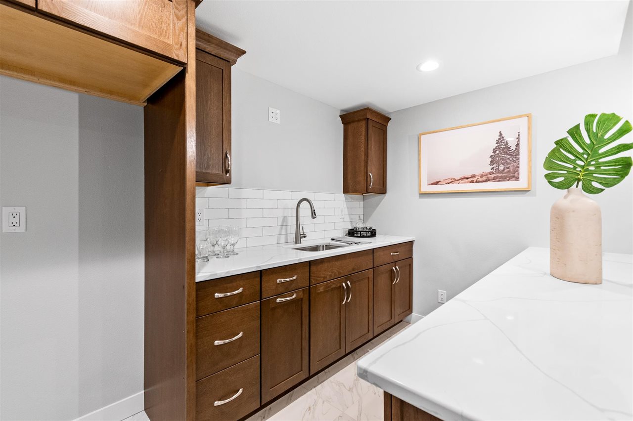 5521 Seminole Valley Trail Cedar Rapids IA 52411