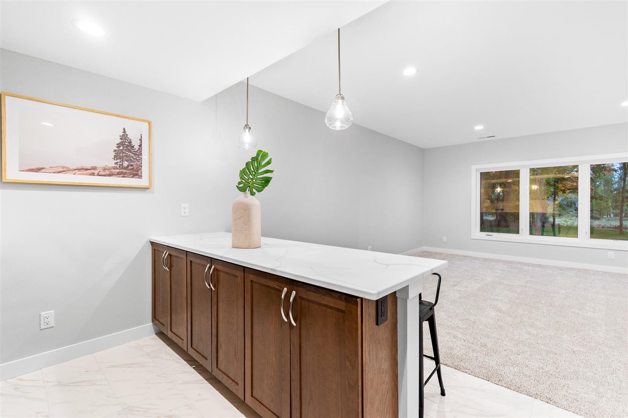 5521 Seminole Valley Trail Cedar Rapids IA 52411
