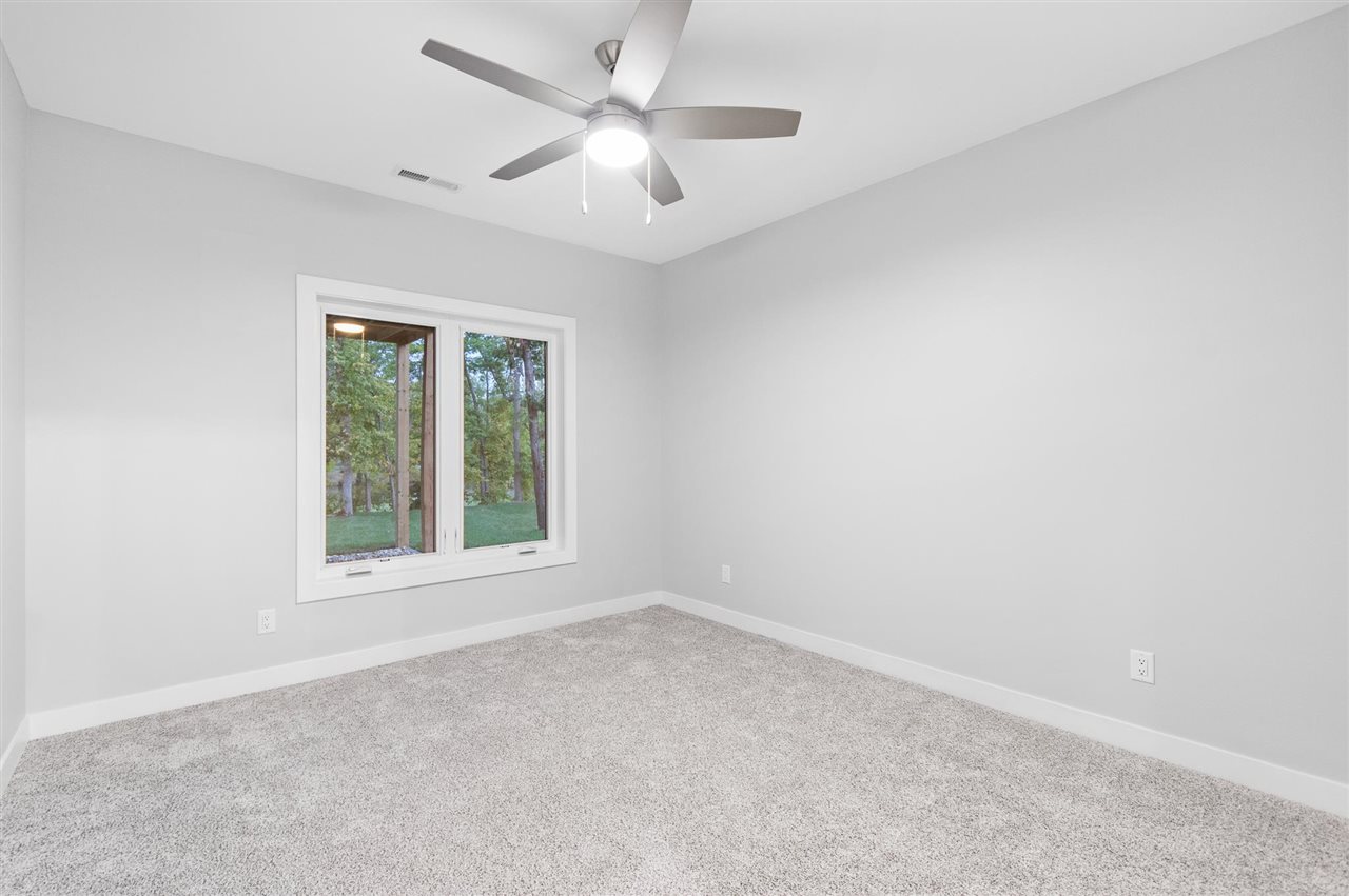5521 Seminole Valley Trail Cedar Rapids IA 52411