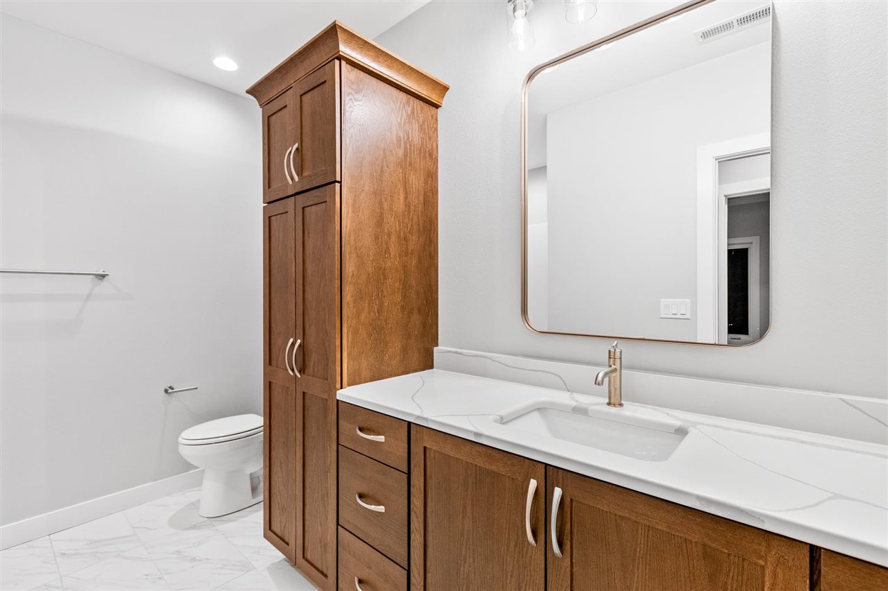 5521 Seminole Valley Trail Cedar Rapids IA 52411