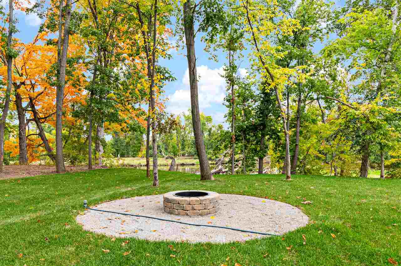 5521 Seminole Valley Trail Cedar Rapids IA 52411