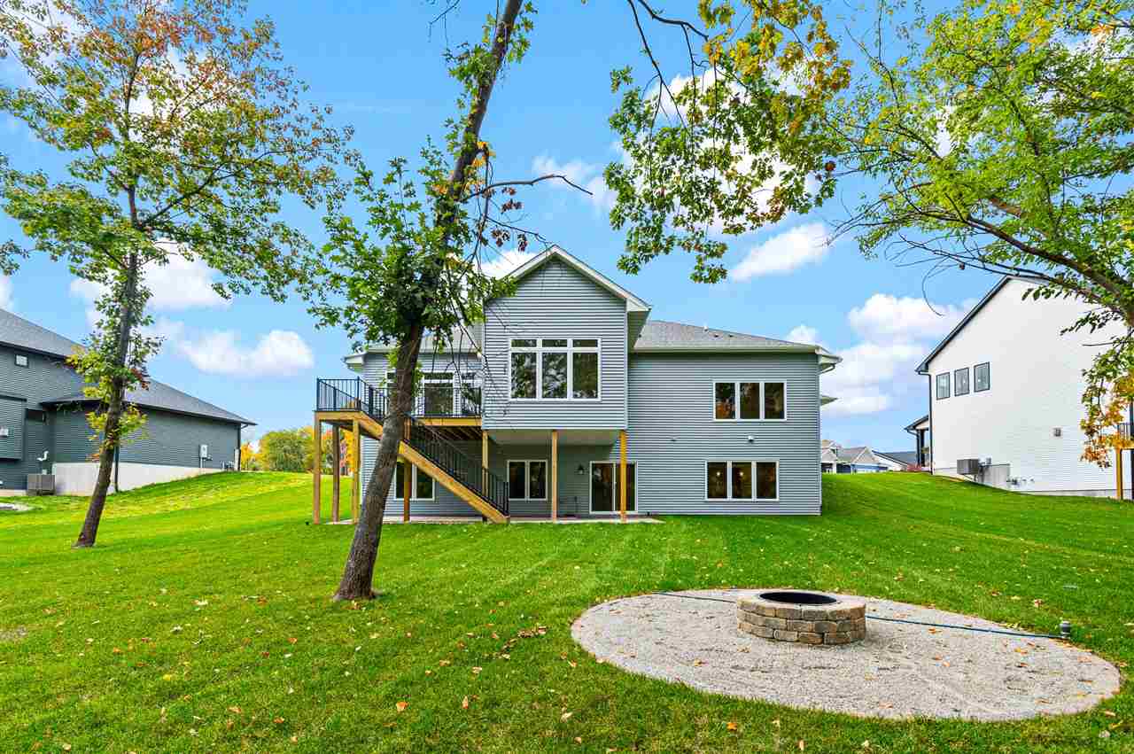 5521 Seminole Valley Trail Cedar Rapids IA 52411
