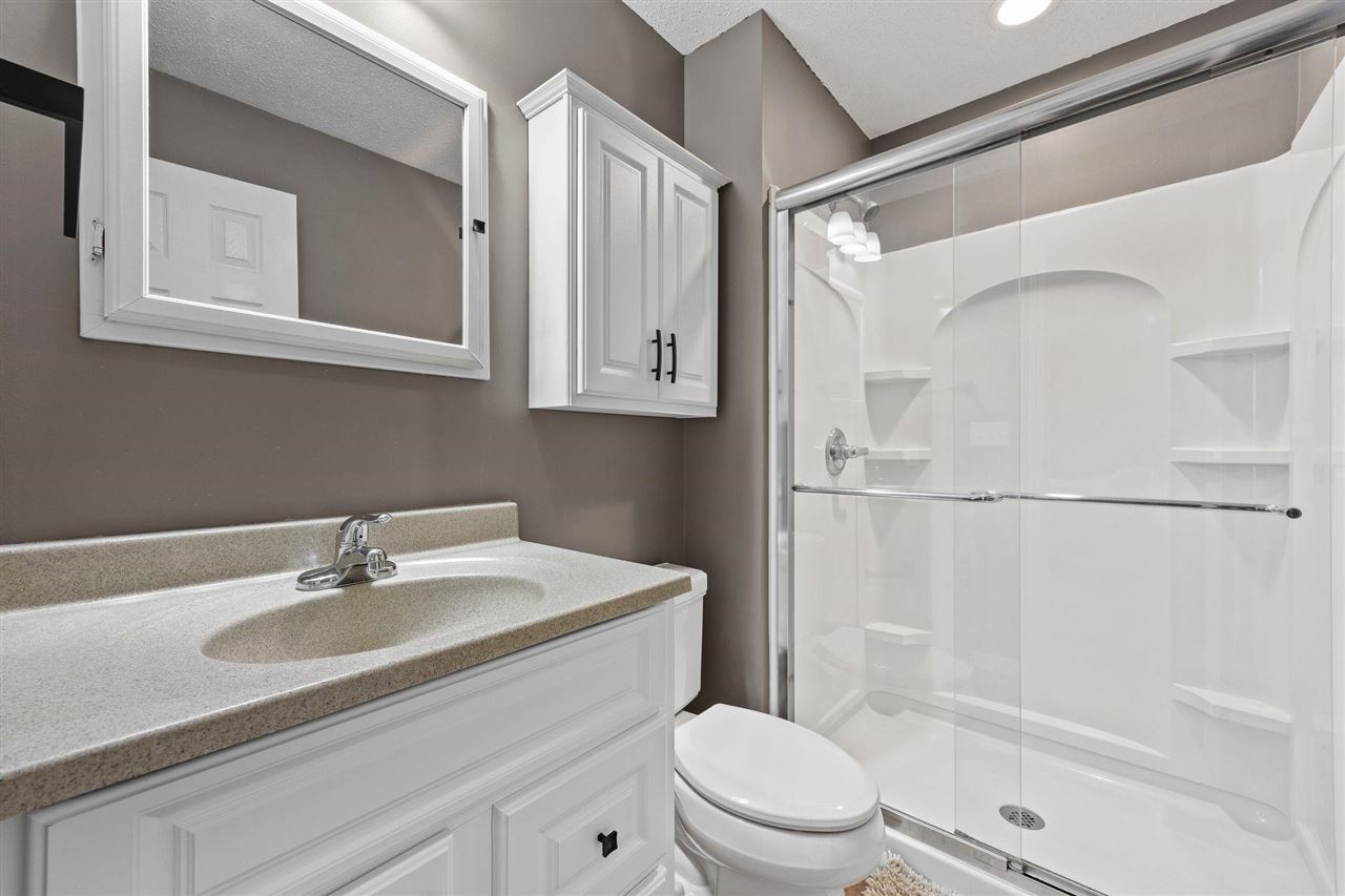 20 NW Clive Cedar Rapids IA 52405