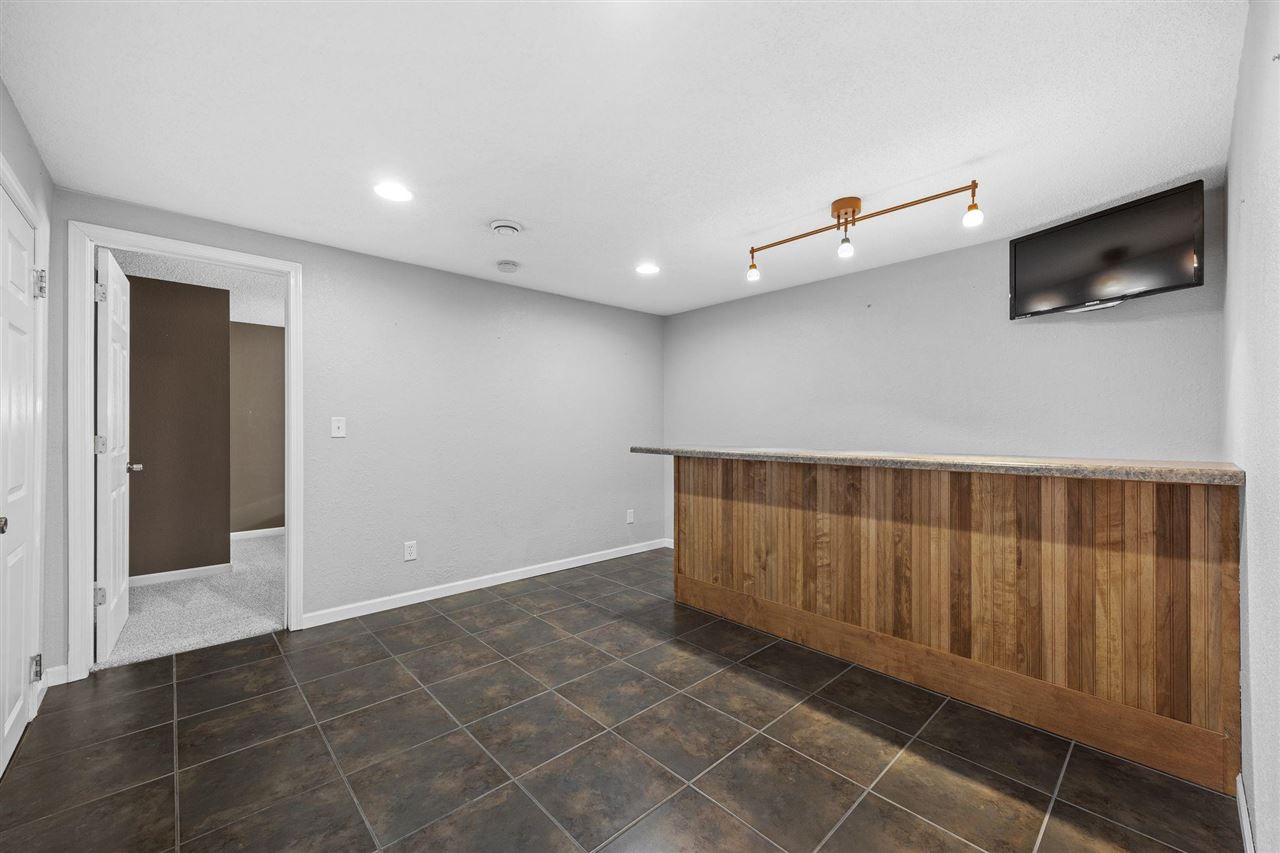 20 NW Clive Cedar Rapids IA 52405