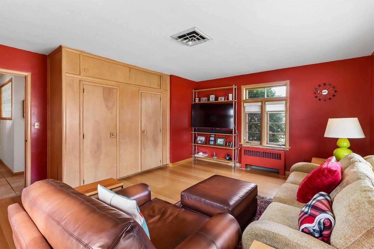 425 Beldon Avenue Iowa City IA 52246