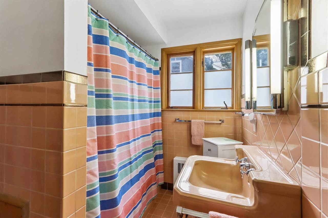 425 Beldon Avenue Iowa City IA 52246