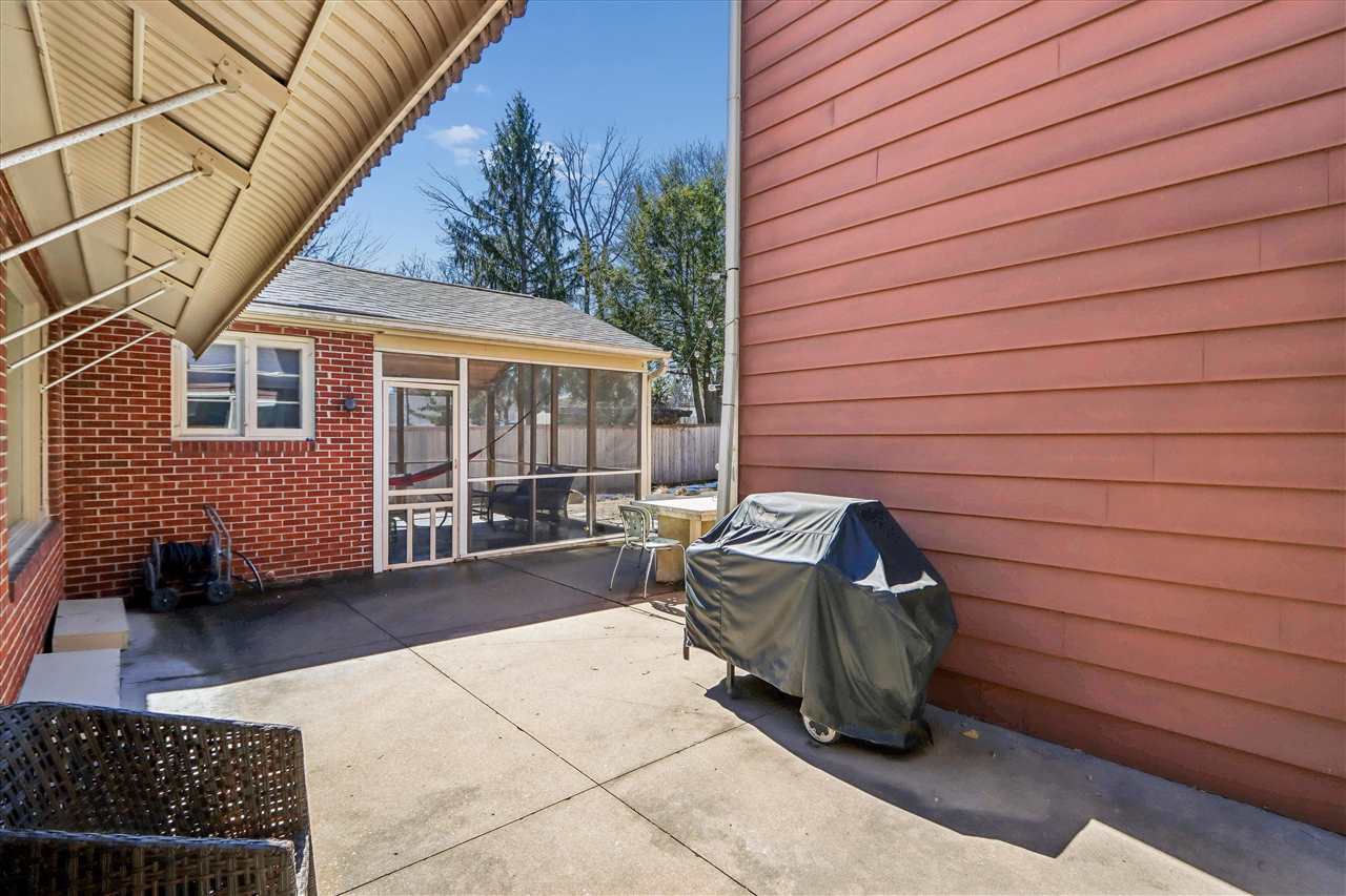 425 Beldon Avenue Iowa City IA 52246