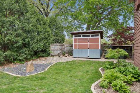 425 Beldon Avenue Iowa City IA 52246