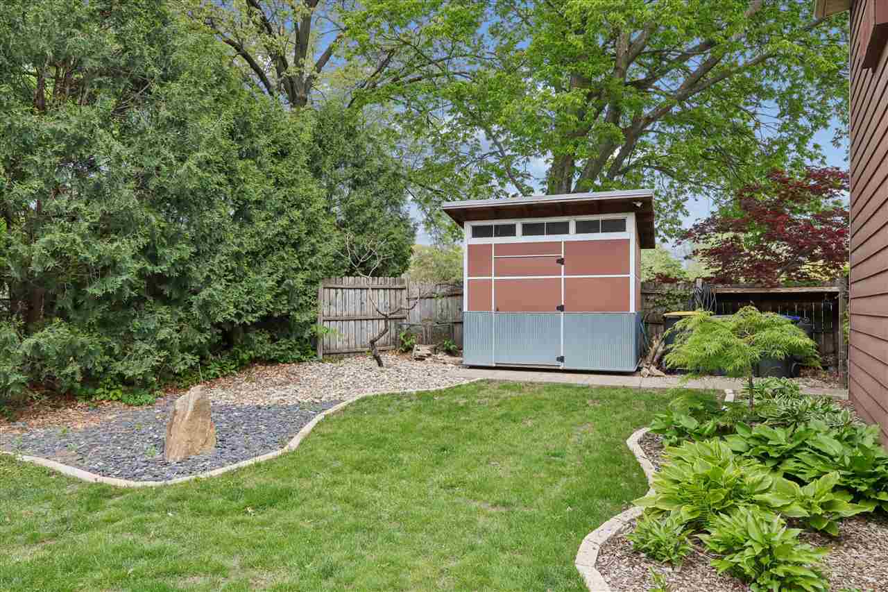 425 Beldon Avenue Iowa City IA 52246