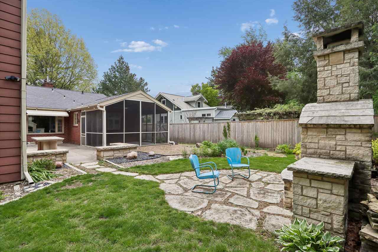 425 Beldon Avenue Iowa City IA 52246
