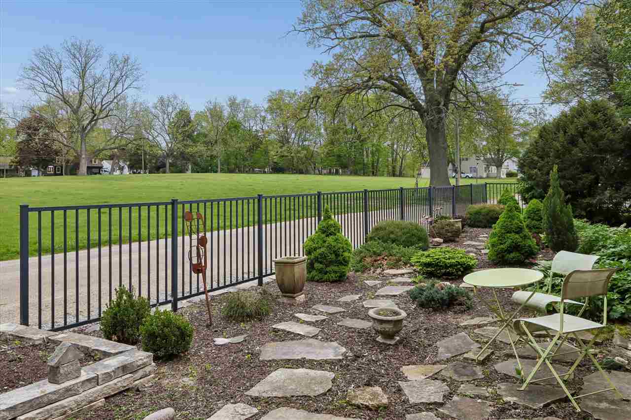 425 Beldon Avenue Iowa City IA 52246