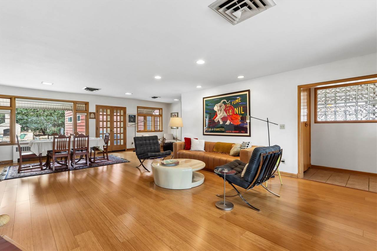 425 Beldon Avenue Iowa City IA 52246