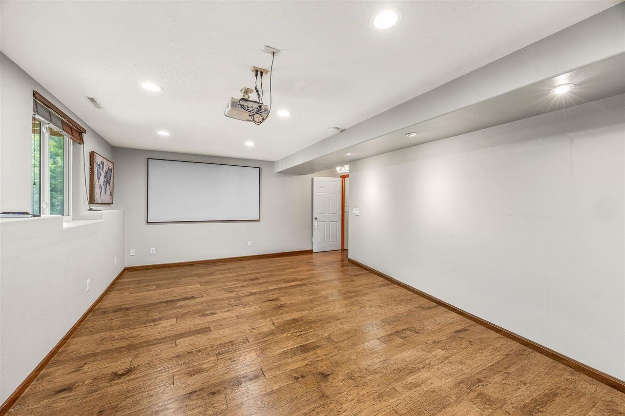 1193 9th Street Coralville IA 52241