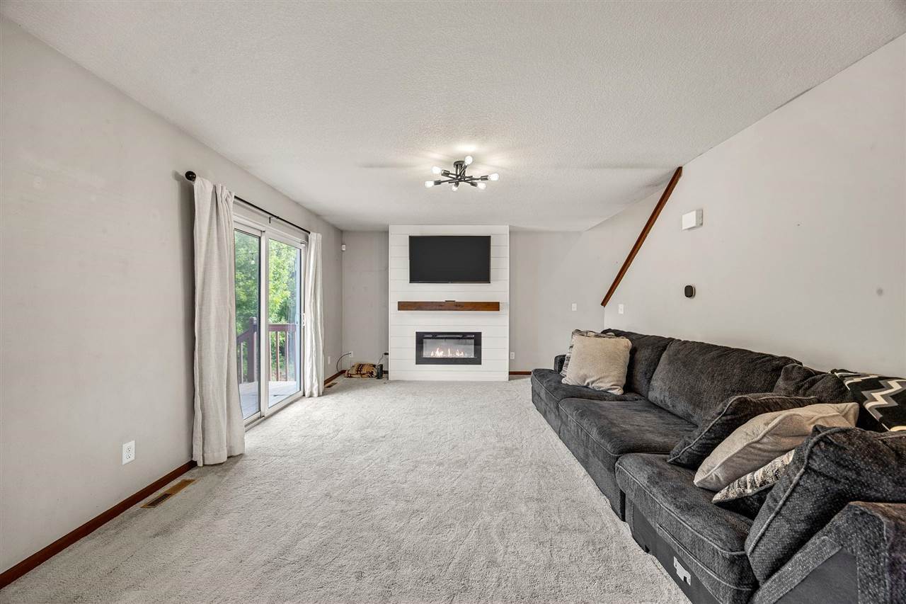 1193 9th Street Coralville IA 52241