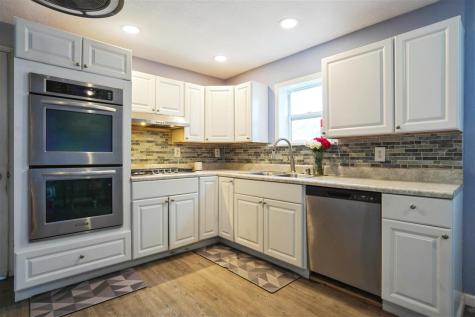 1119 E 10th Street Muscatine IA 52761