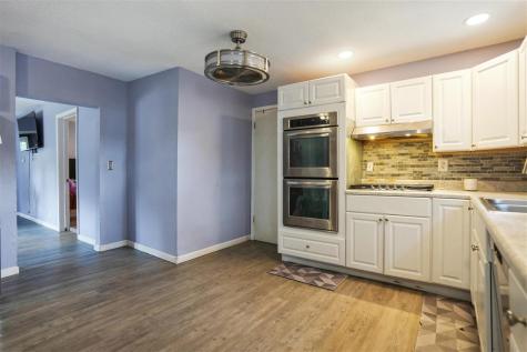1119 E 10th Street Muscatine IA 52761