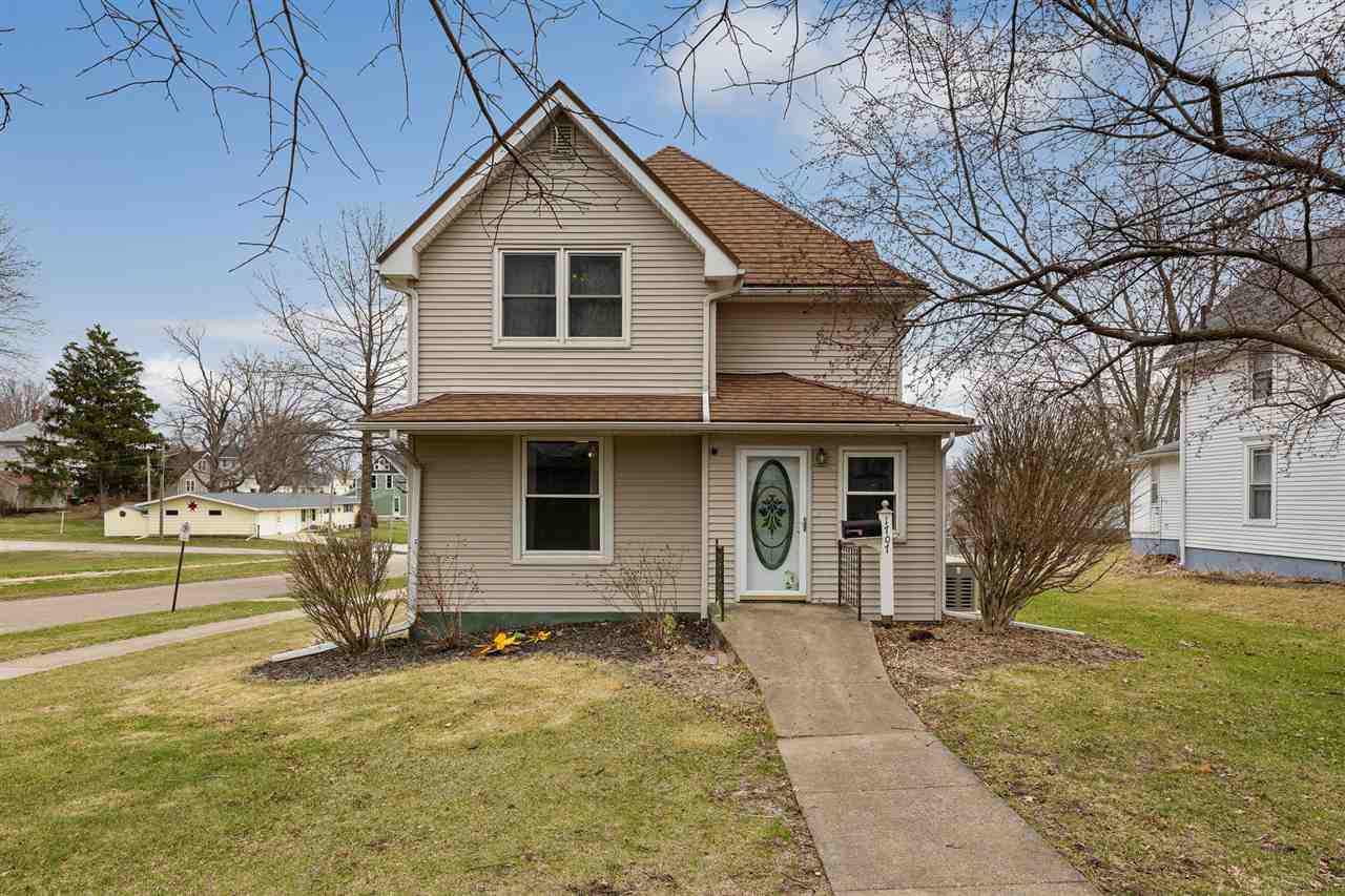 1707 8th Avenue Belle Plaine IA 52208