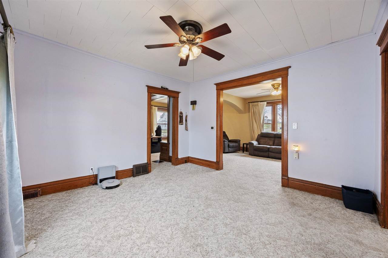 1707 8th Avenue Belle Plaine IA 52208