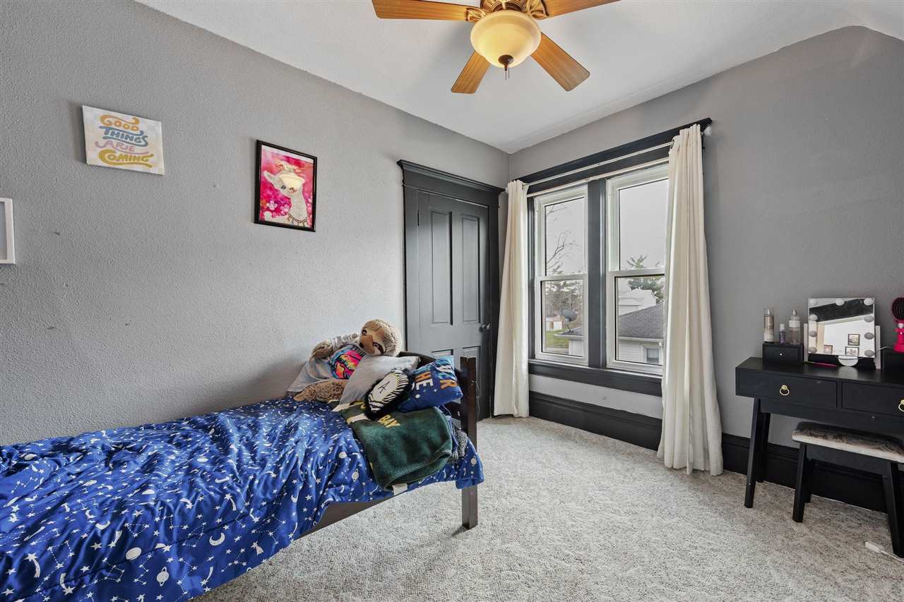 1707 8th Avenue Belle Plaine IA 52208