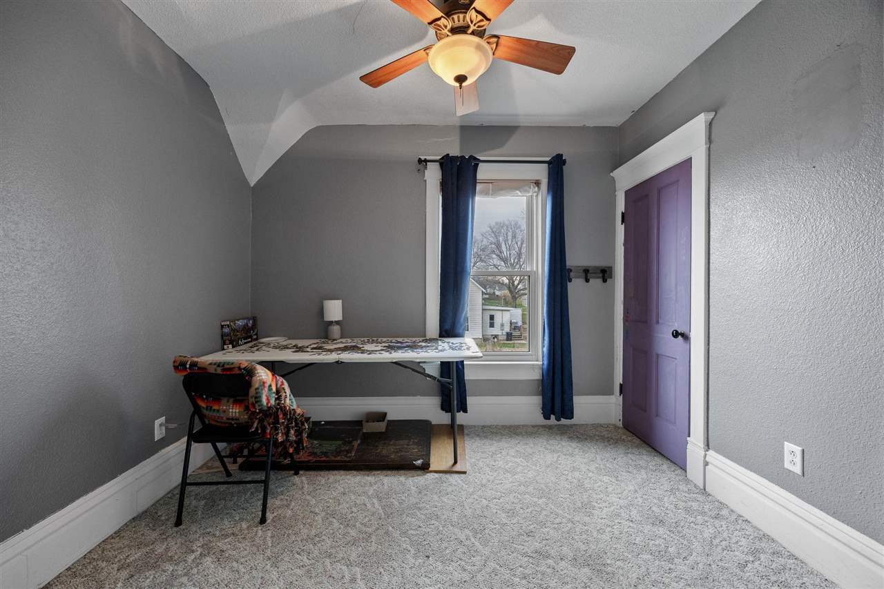 1707 8th Avenue Belle Plaine IA 52208