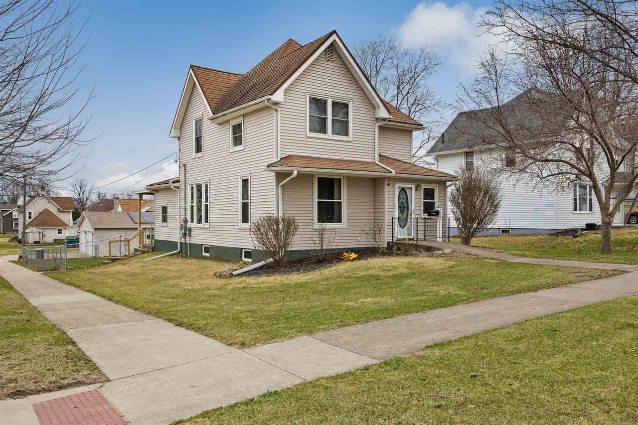 1707 8th Avenue Belle Plaine IA 52208