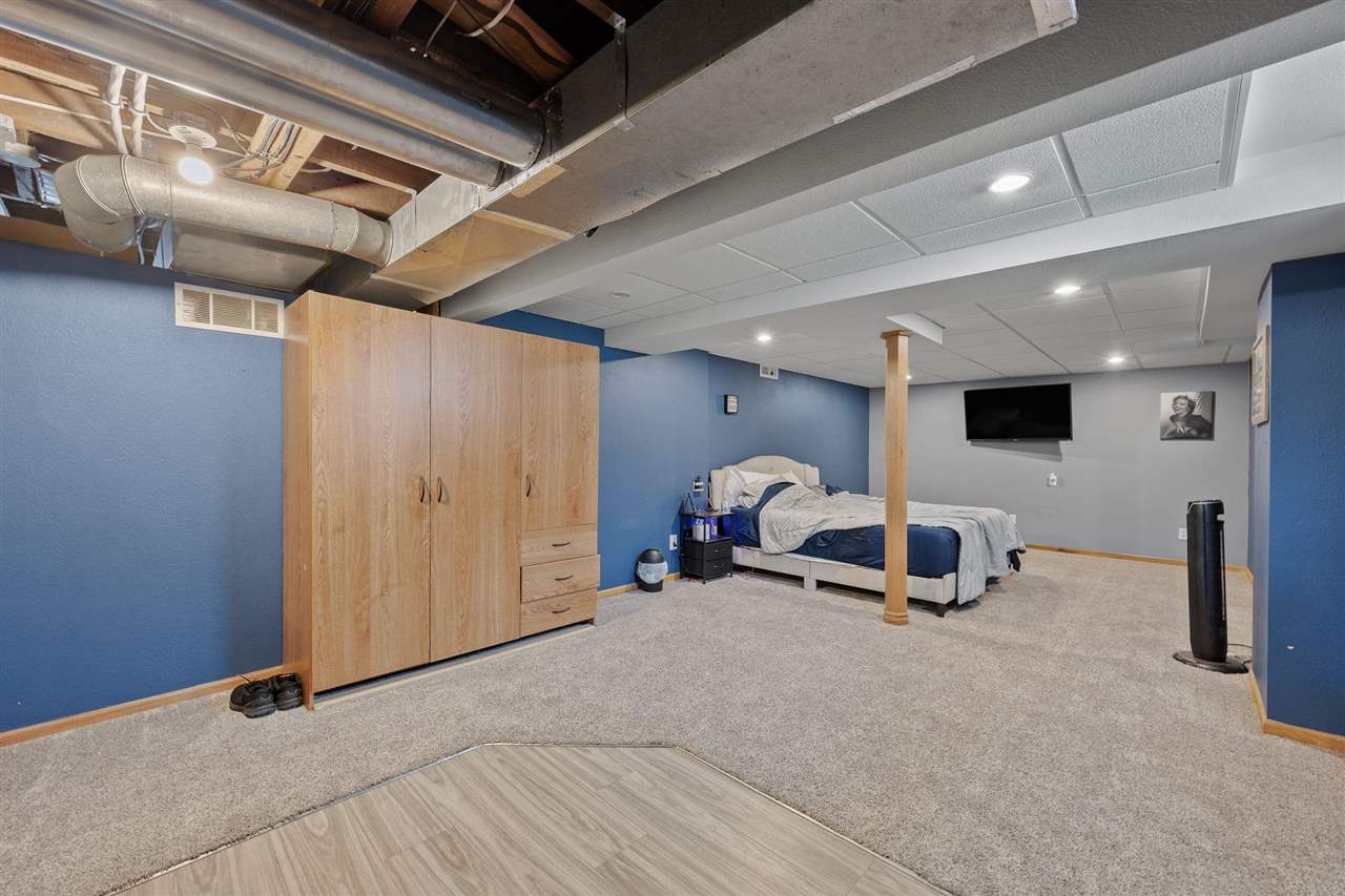 1707 8th Avenue Belle Plaine IA 52208