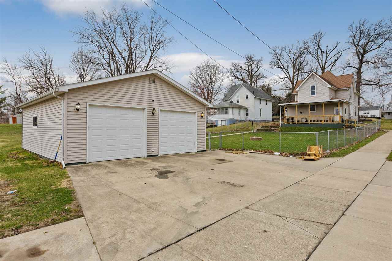 1707 8th Avenue Belle Plaine IA 52208