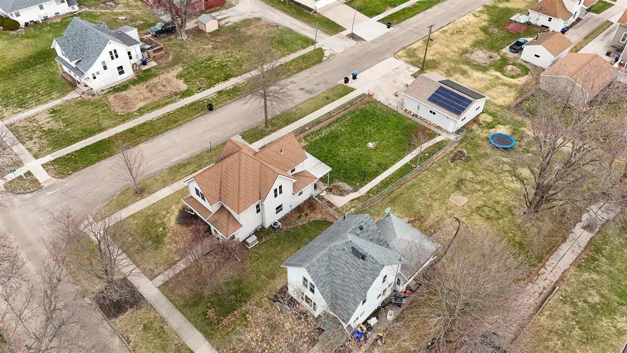 1707 8th Avenue Belle Plaine IA 52208