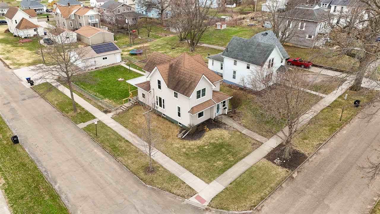 1707 8th Avenue Belle Plaine IA 52208