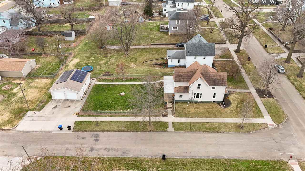 1707 8th Avenue Belle Plaine IA 52208