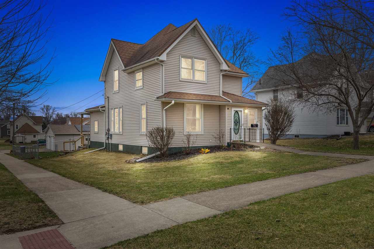 1707 8th Avenue Belle Plaine IA 52208