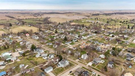 1707 8th Avenue Belle Plaine IA 52208