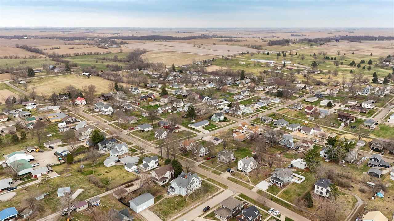 1707 8th Avenue Belle Plaine IA 52208