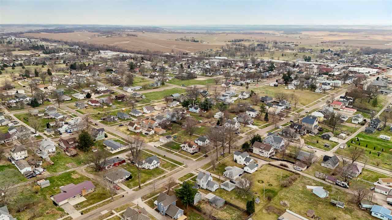 1707 8th Avenue Belle Plaine IA 52208