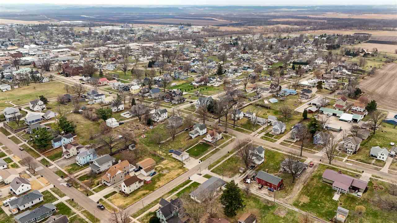 1707 8th Avenue Belle Plaine IA 52208