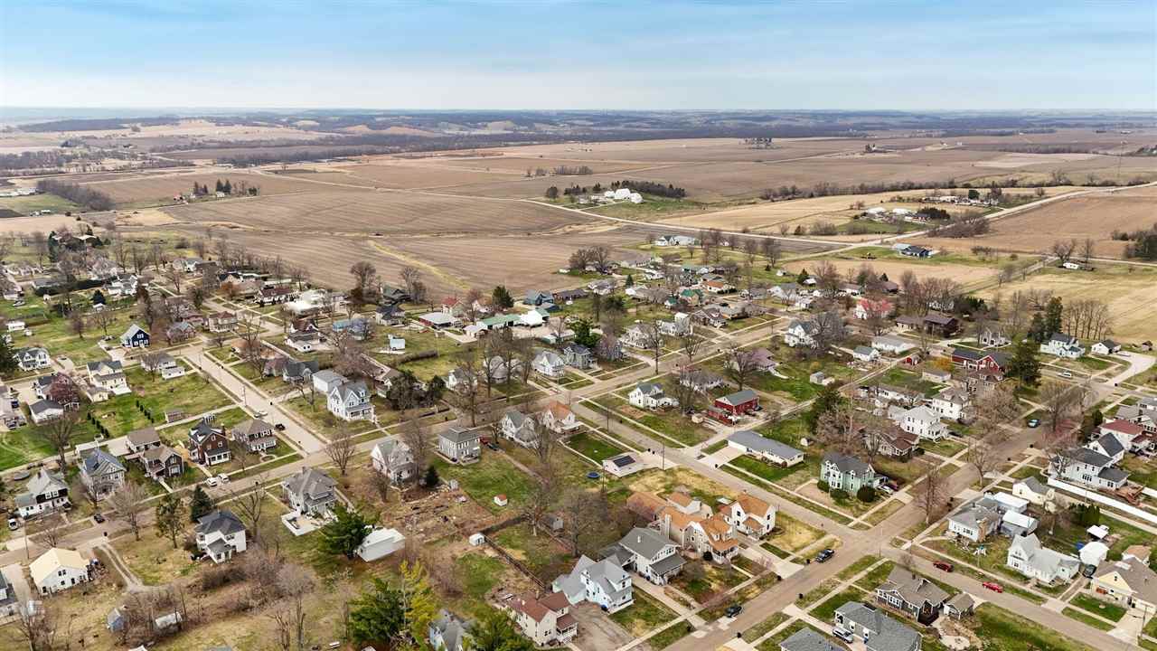 1707 8th Avenue Belle Plaine IA 52208